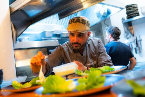 Lluvia de estrellas Michelín y menús navideños en una nueva entrega de ‘Con Cúrcuma’