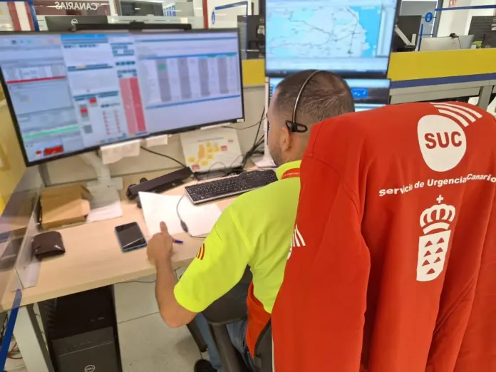 Una vez en el lugar, personal sanitario del Servicio de Urgencias Canario valoró y asistió a la herida, que presentó traumatismos diversos de carácter moderado