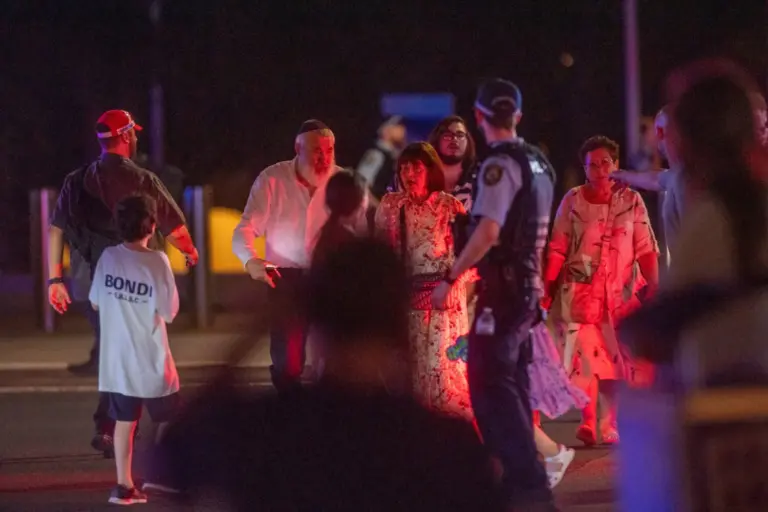 Al menos 11 muertos y 29 heridos en un ataque terrorista a una fiesta judía en una playa de Sidney