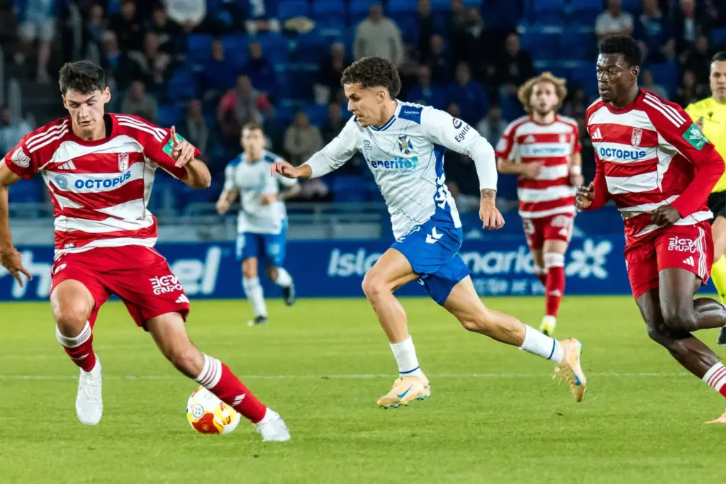 El Tenerife lo intentó pero finalmente quedo eliminado en casa por el Granada por la mínima 0-1 y se queda fuera de la Copa del Rey