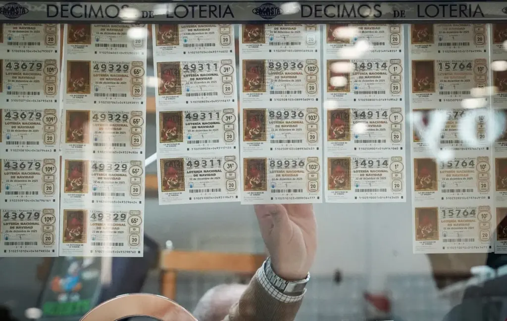 Décimos de la Lotería de Navidad 2025 en una administración de lotería / Europa Press