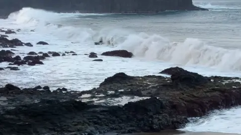 Calima, lluvias débiles y prealerta por fenómenos costeros para este sábado en las islas