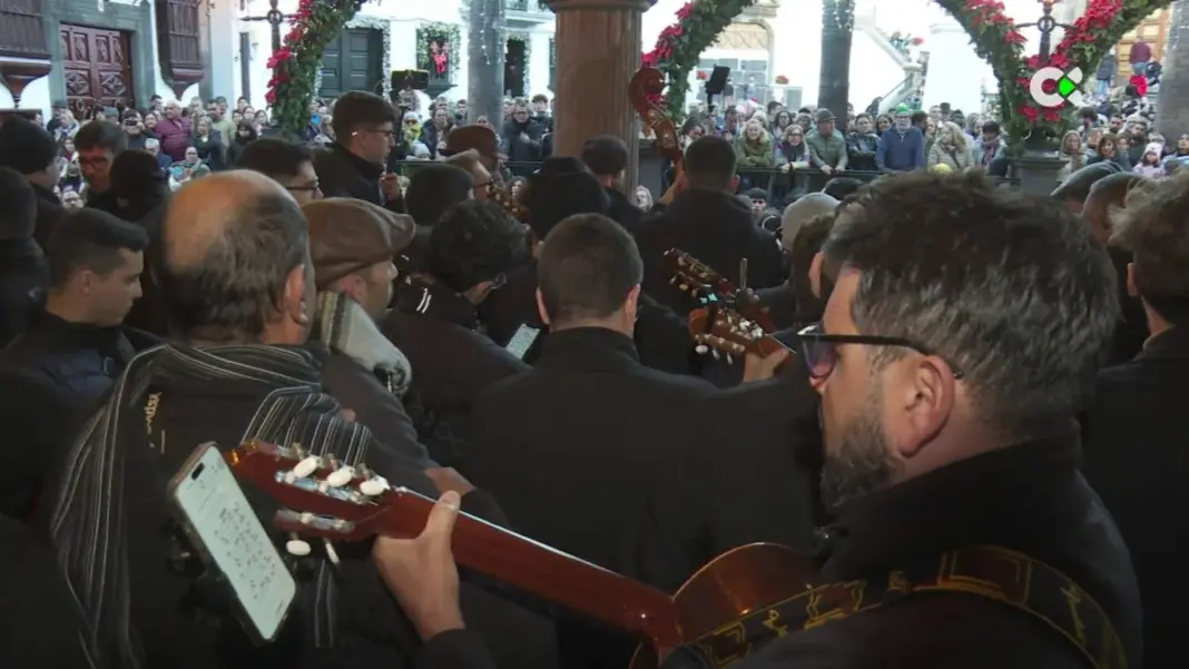 Los Divinos en el atrio del Ayuntamiento de Santa Cruz de La Palma