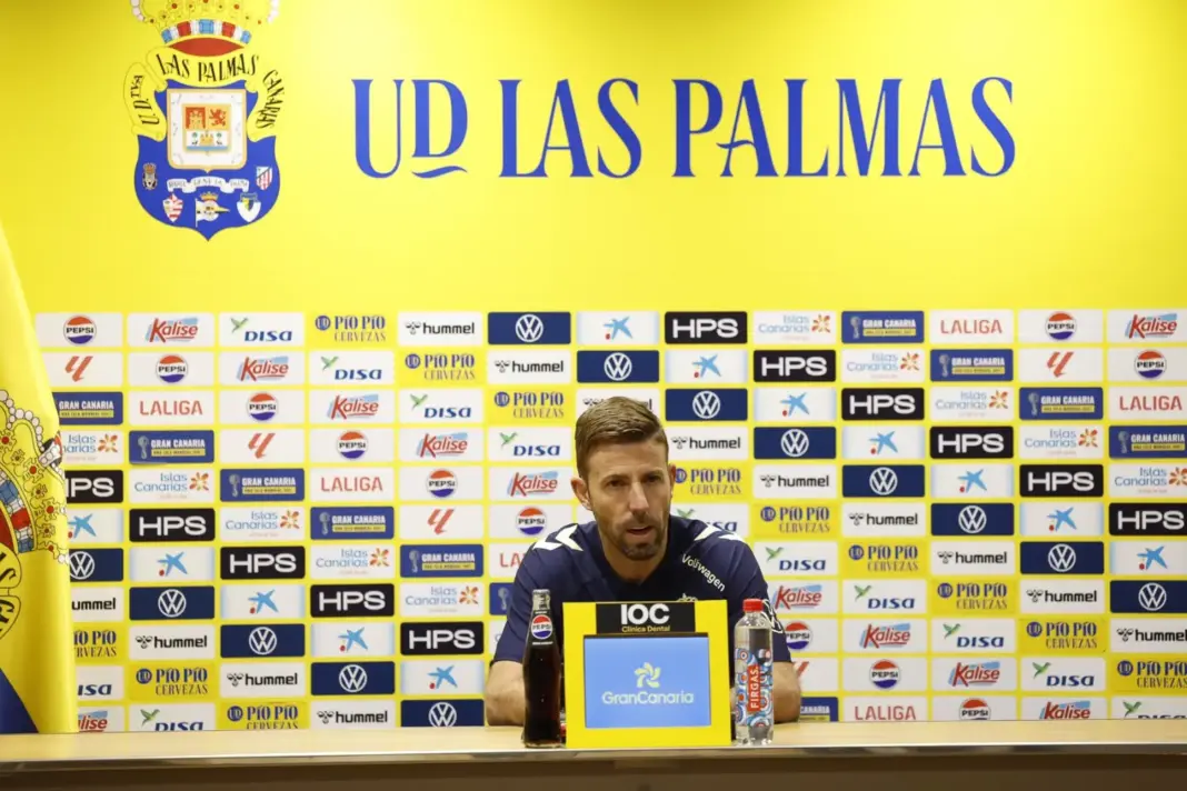 Luis Garcia traslada la presión al Deportivo y lo califica como "un gran rival"