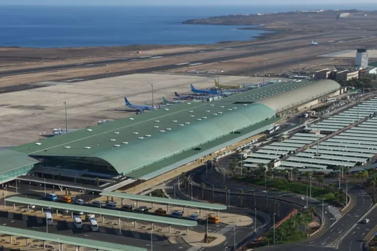Preocupación ante la reducción de controladores aéreos en Canarias
