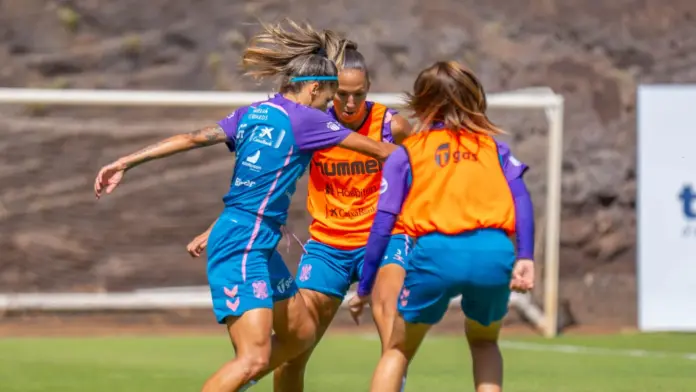 El Costa Adeje Tenerife regresa al trabajo tras el descanso navideño