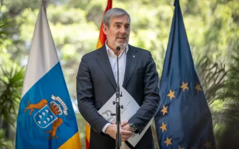 Clavijo se reúne este lunes con los grupos parlamentarios para analizar la situación de los canarios en Venezuela