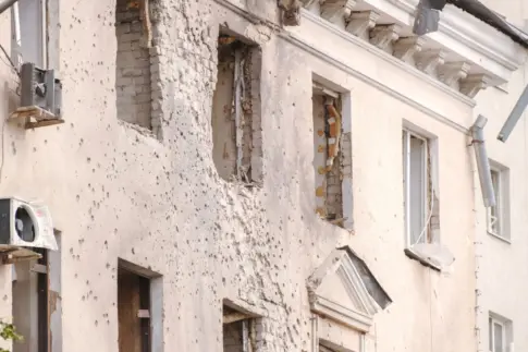 Muere al menos una civil en un ataque con drones en una ciudad de Rusia