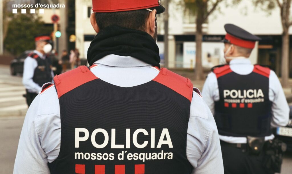 Los Mossos investigan una agresión sexual en grupo en Barcelona