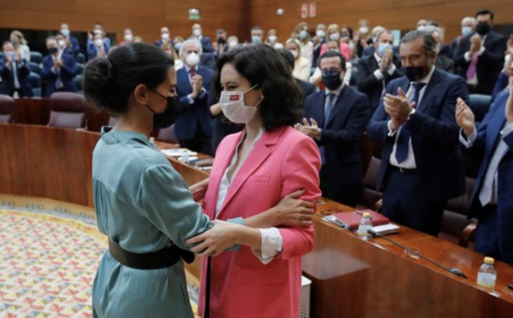  Ayuso es investida presidenta de Madrid con los votos de PP y Vox 