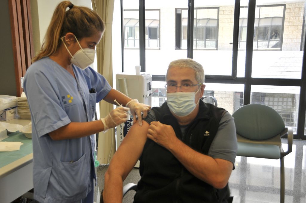 La Comisión de Salud Pública debate este martes la tercera dosis para nuevos grupos