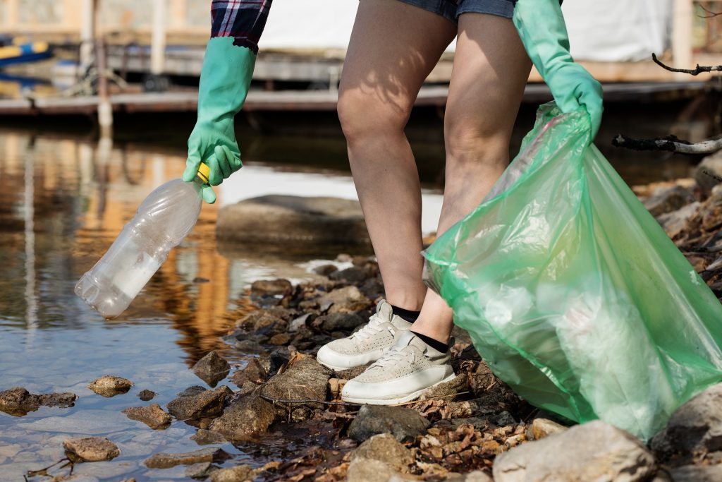 Entre las novedades figuran dos nuevos impuestos verdes: uno a los envases de plástico de un solo uso y otro al depósito en vertedero e incineración