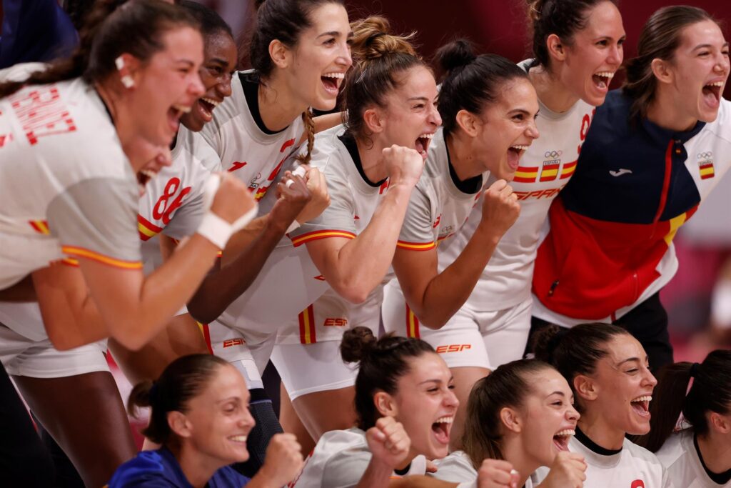 Balonmano: España vence a Brasil y da un paso más hacia los cuartos