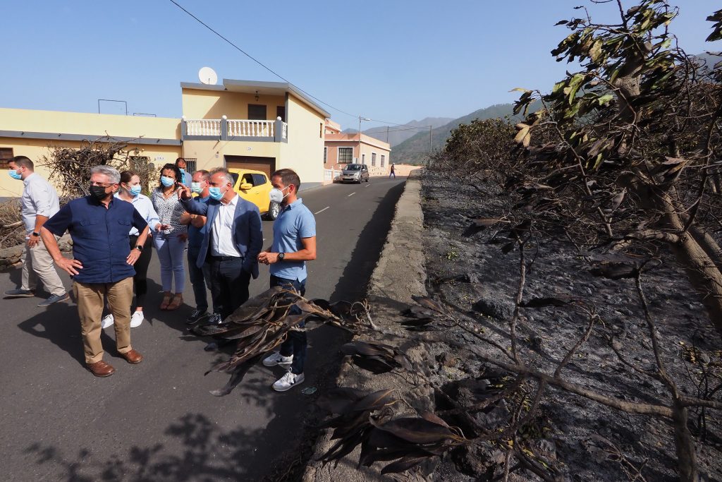 Torres asegura que con el volcán de La Palma "tenemos que resistir, rescatar y avanzar"