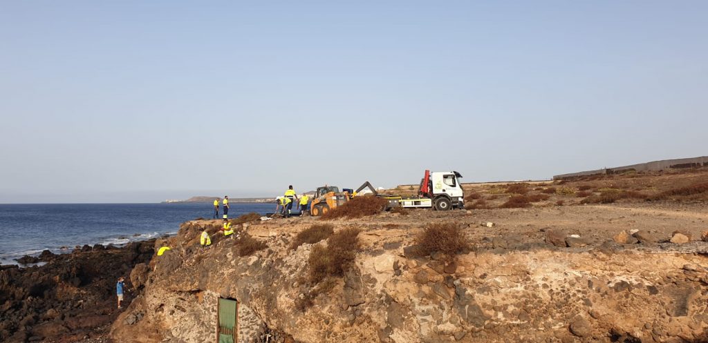 Ayuntamiento y Costas proceden al desalojo de 40 asentamientos ilegales entre La Mareta y Los Abrigos