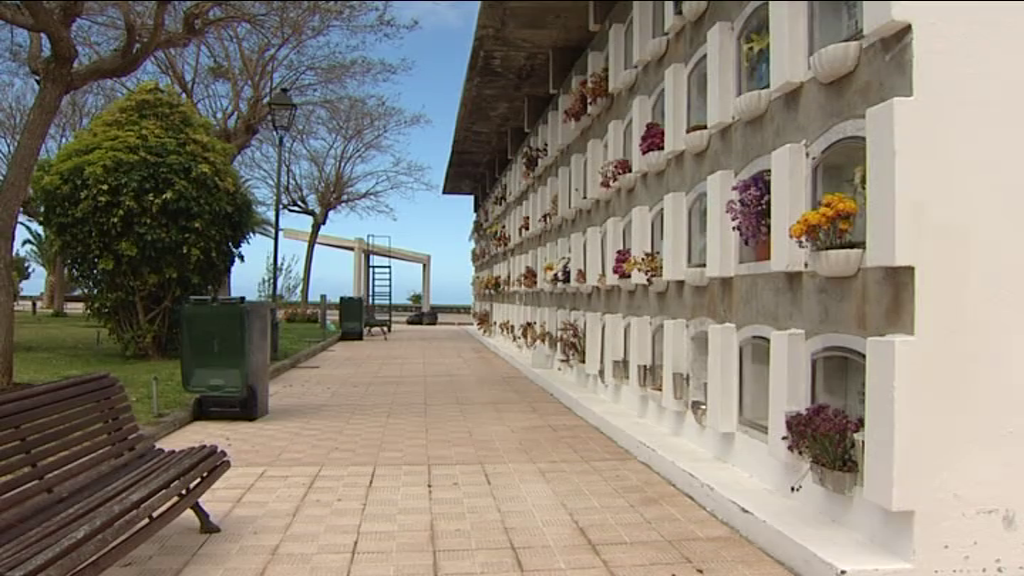 Las Administraciones estudian el futuro del cementerio de Las Manchas