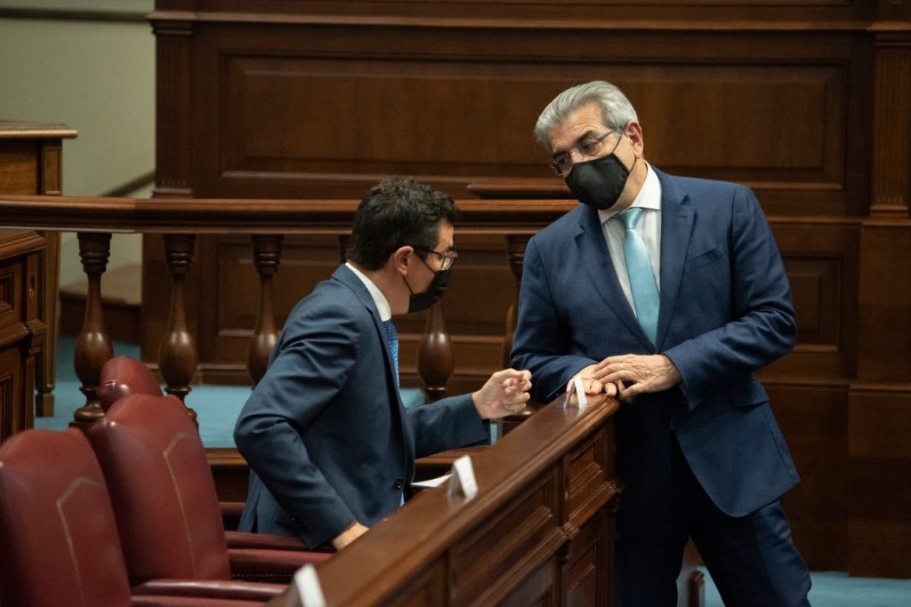 El Parlamento de Canarias reacciona a los presupuestos del Estado