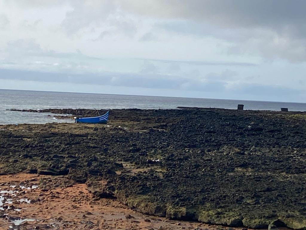 Una patera con 39 migrantes llega por sus medios a Lanzarote