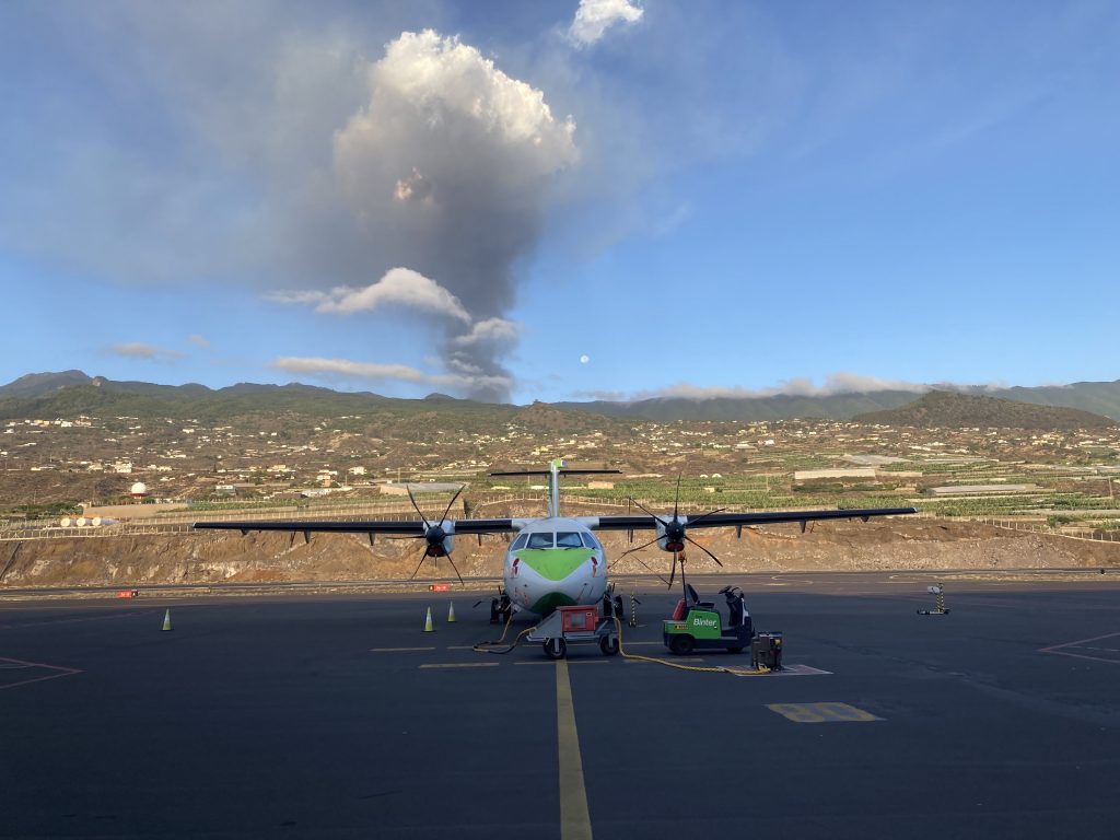 La aerolínea precisa que mantiene esta operativa reducida por indicación de las autoridades y de forma temporal