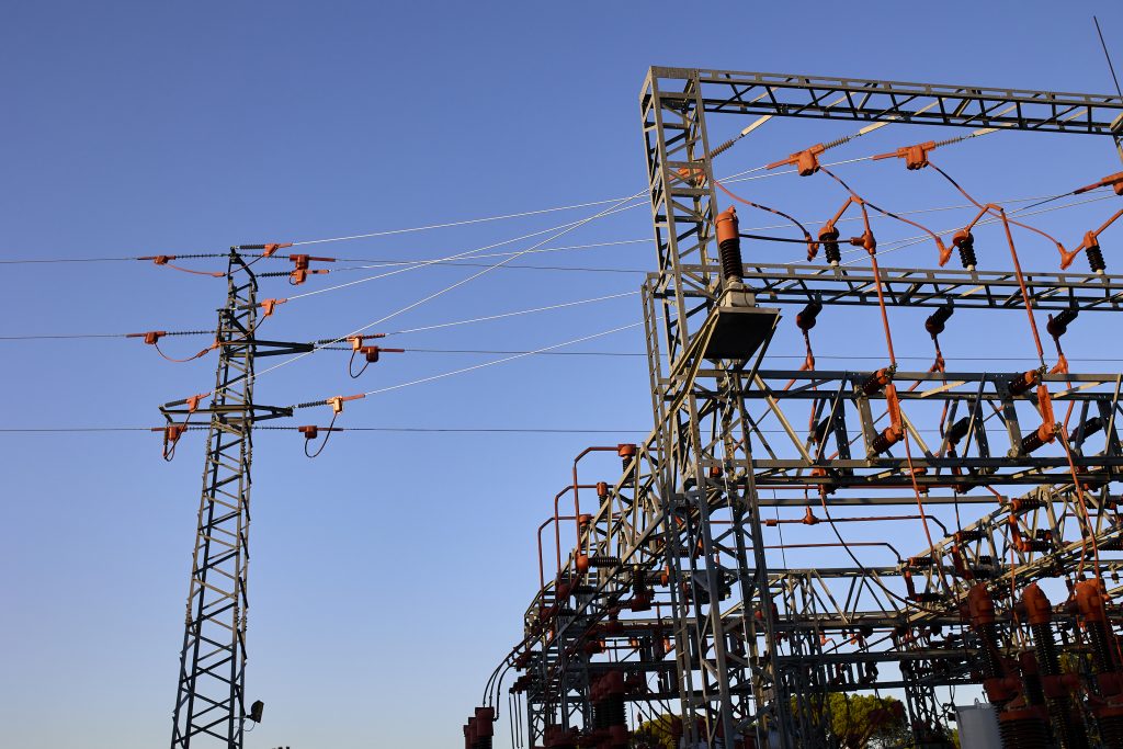 La demanda de energía eléctrica en Canarias subió casi un 6% en 2022, según REE