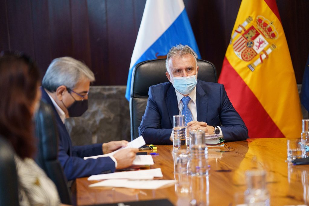 Canarias aprueba un decreto-ley con el registro único para los afectados por la erupción en La Palma