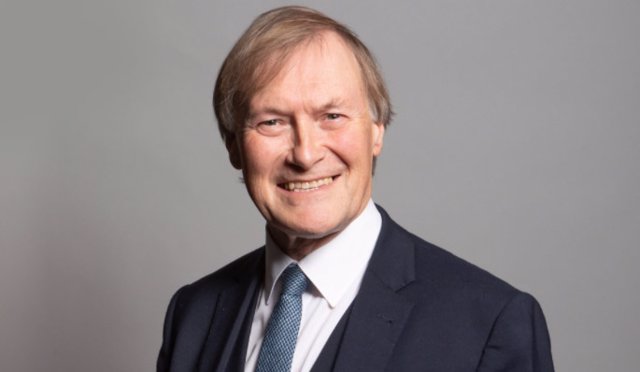 Muere asesinado el diputado británico David Amess