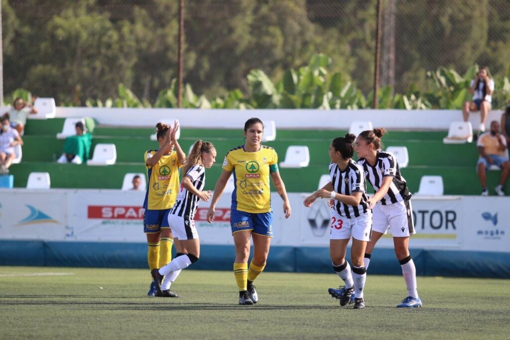 El Femarguín falla un penalti en el último minuto y empata con el Castellón 