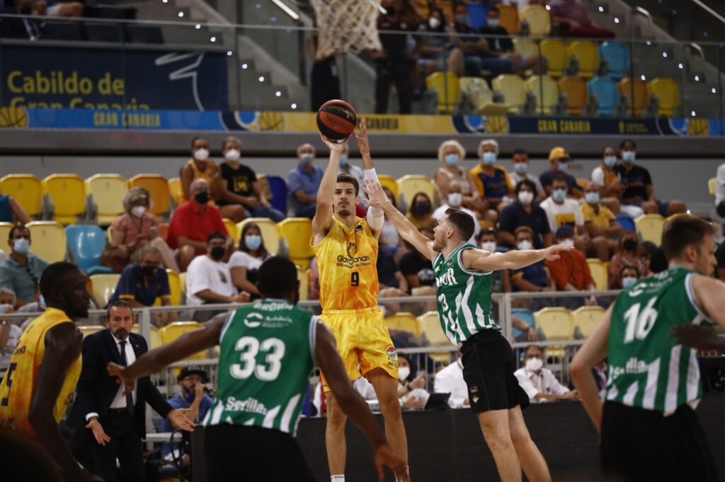 El Gran Canaria se impone al Betis controlando el partido (94-70)