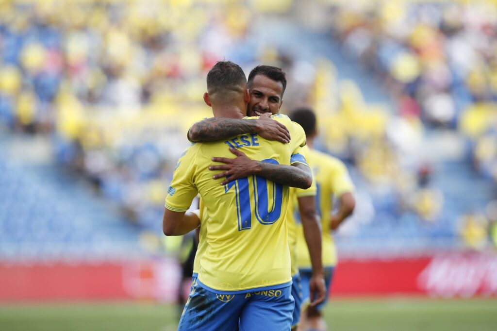 La UD Las Palmas golea al Cartagena en el Gran Canaria (4-1)