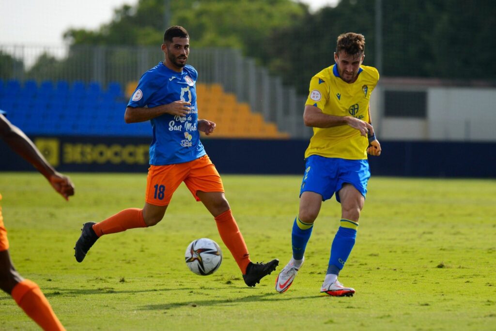 El Panadería Pulido San Mateo cae por la mínima en la visita al Cádiz B (2-1) 