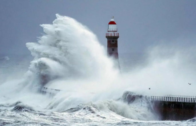 La tormenta Arwen deja al menos dos muertos y cierres de carreteras en Reino Unido