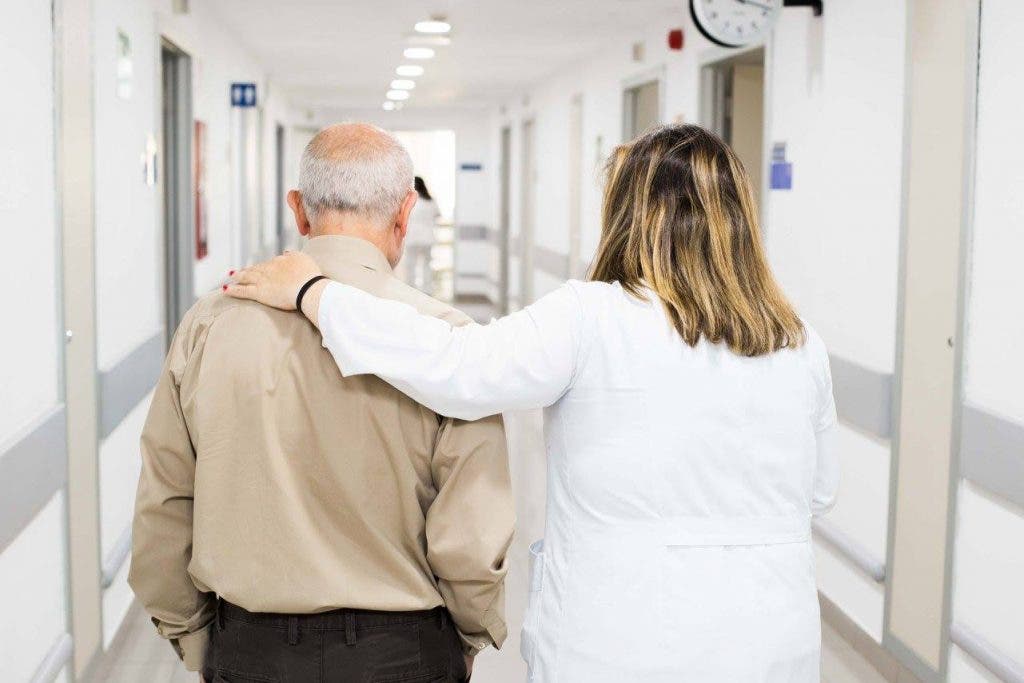 Los hospitales canarios albergan a 480 mayores con alta médica tras derivar   otros 400 a centros sociosanitarios