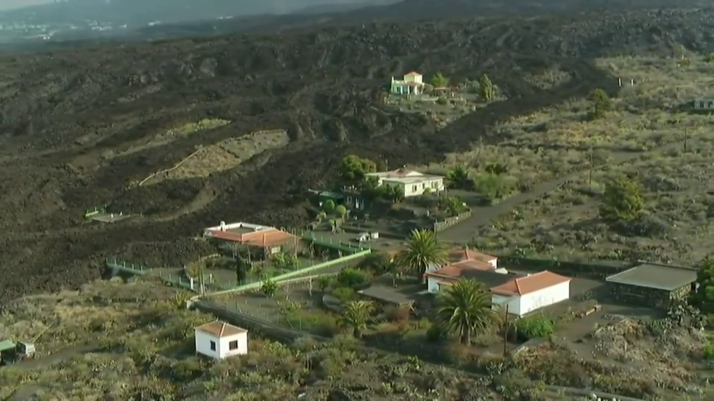 La lava afecta ya a 1.042 hectáreas y 2.623 edificaciones