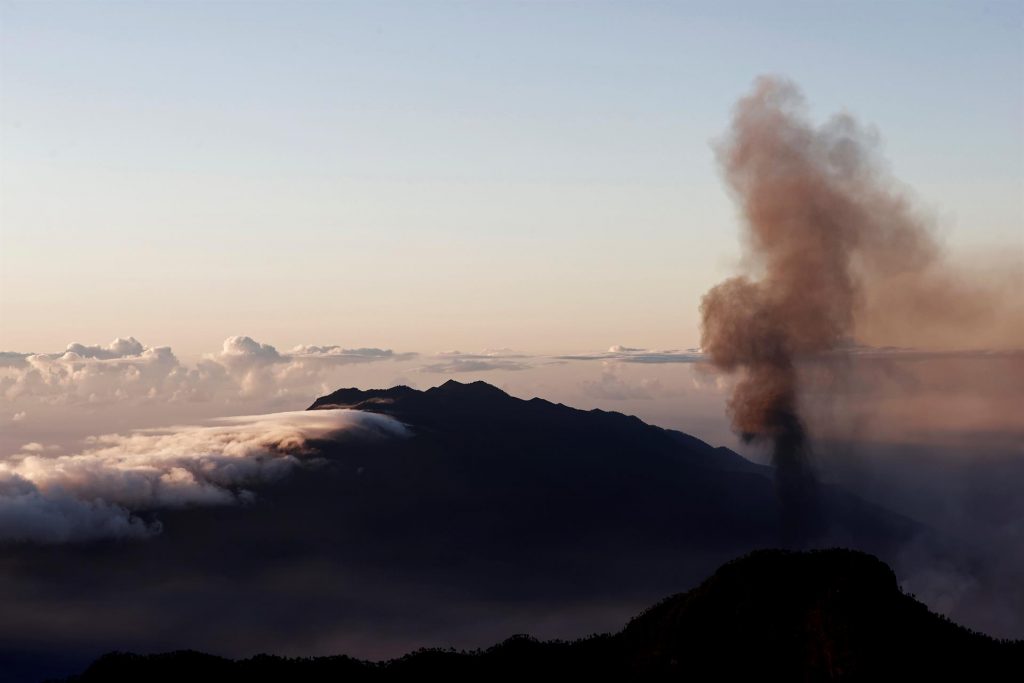 Exigen más concreción e inmediatez en las ayudas para los afectados por el volcán