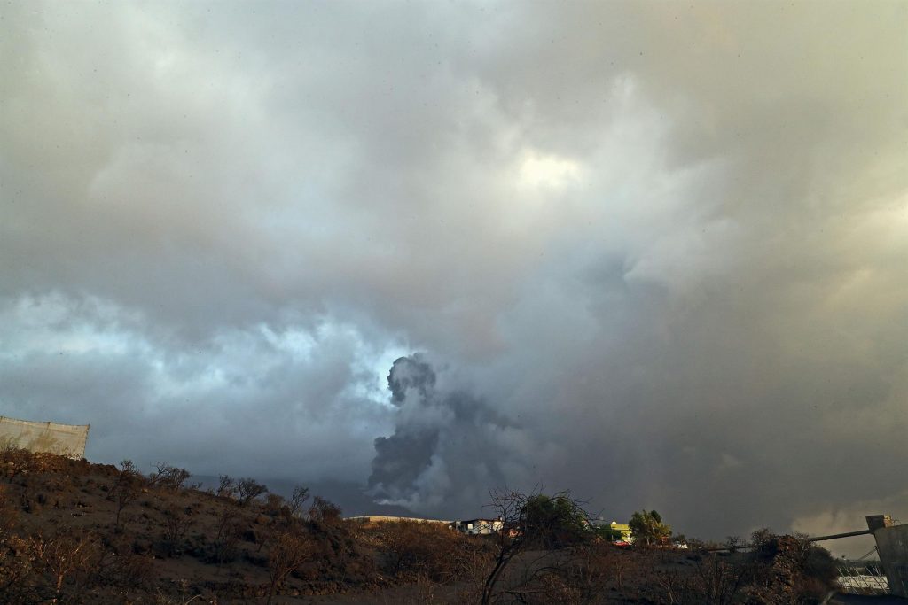 El Cabildo de La Palma ofrece destinar suelo público a los afectados