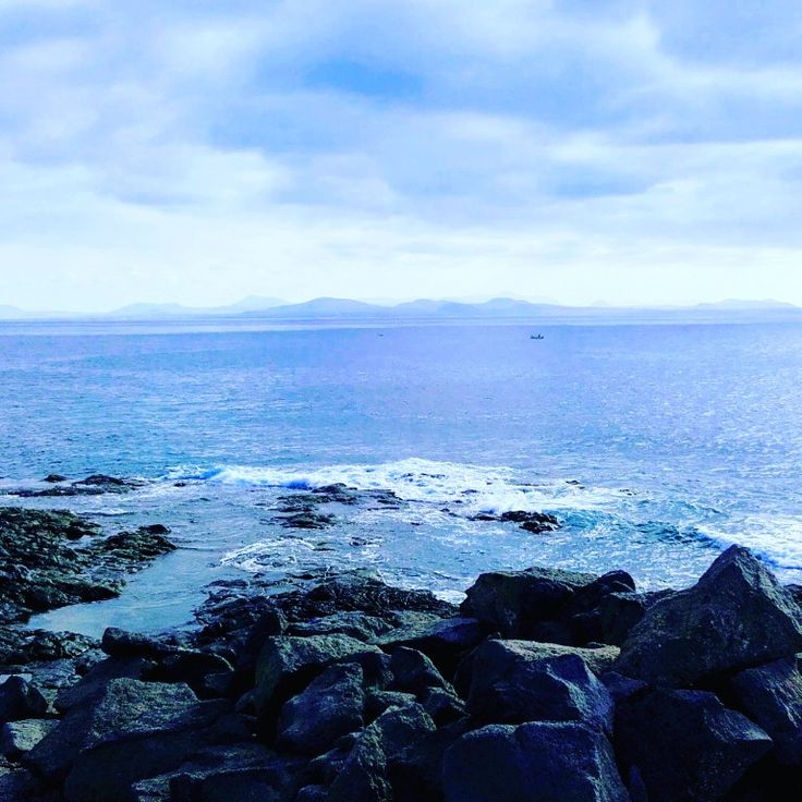 Un hombre muere ahogado tras caer al mar en Lanzarote