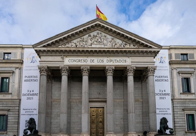 El Día de la Constitución vuelve a celebrarse en la Puerta de los Leones