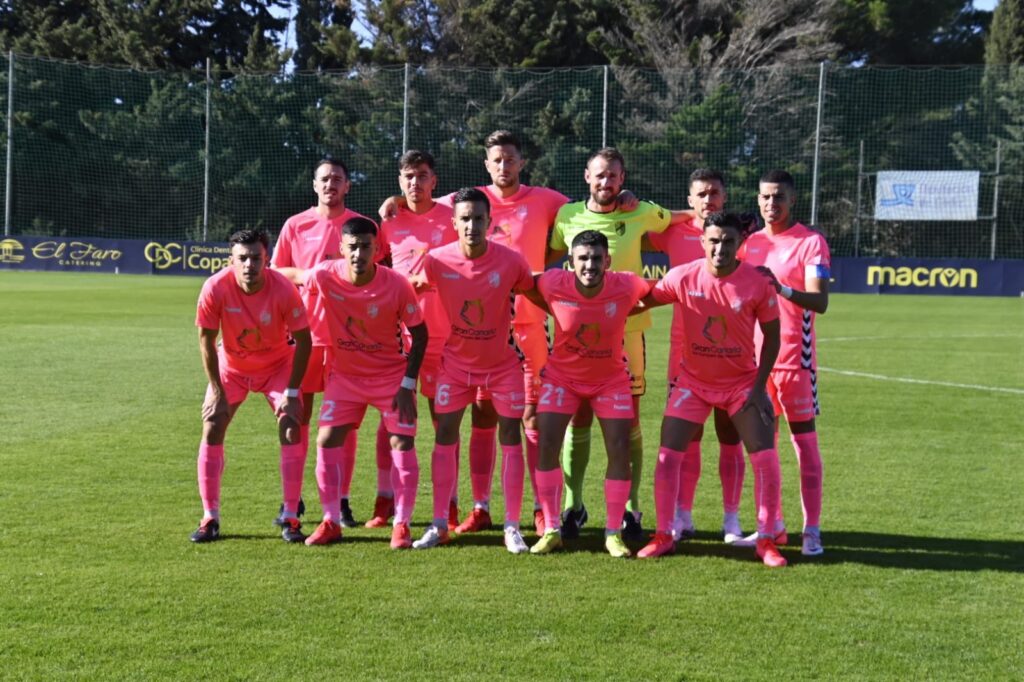 La UD Tamaraceite acabó perdiendo ante el Cádiz B por 3-2 después de haber tenido ventaja al descanso y haberse adelantado dos veces 