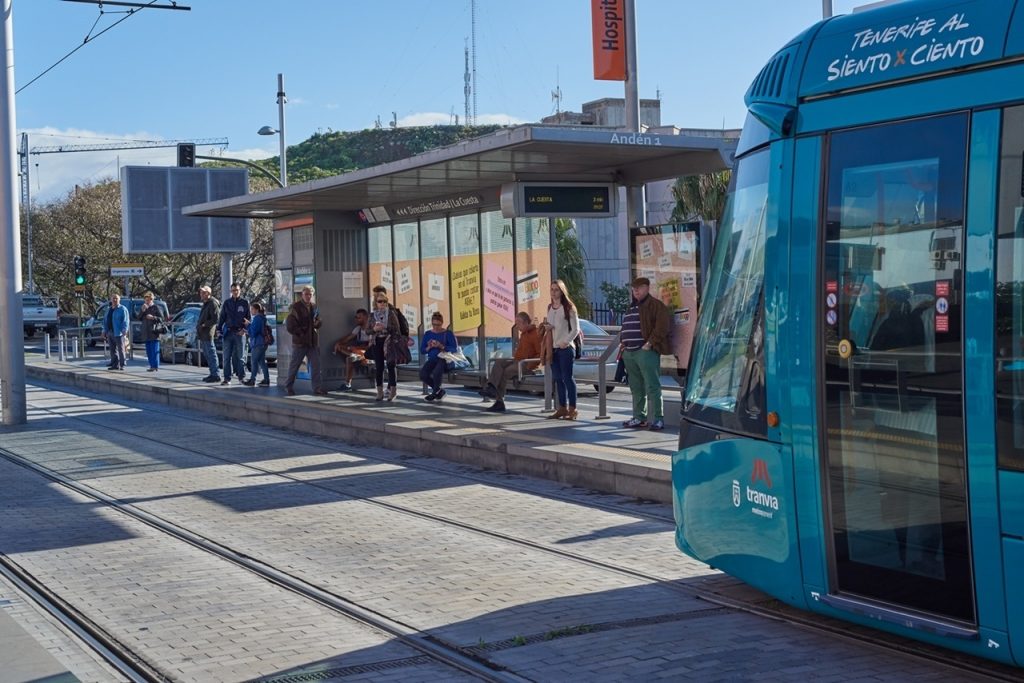 Herida una joven en Tenerife al ser atropellada por el tranvía