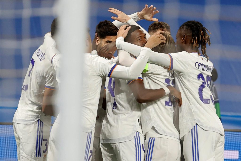 El Atleti sobrevive hacia octavos; el Real Madrid, primero