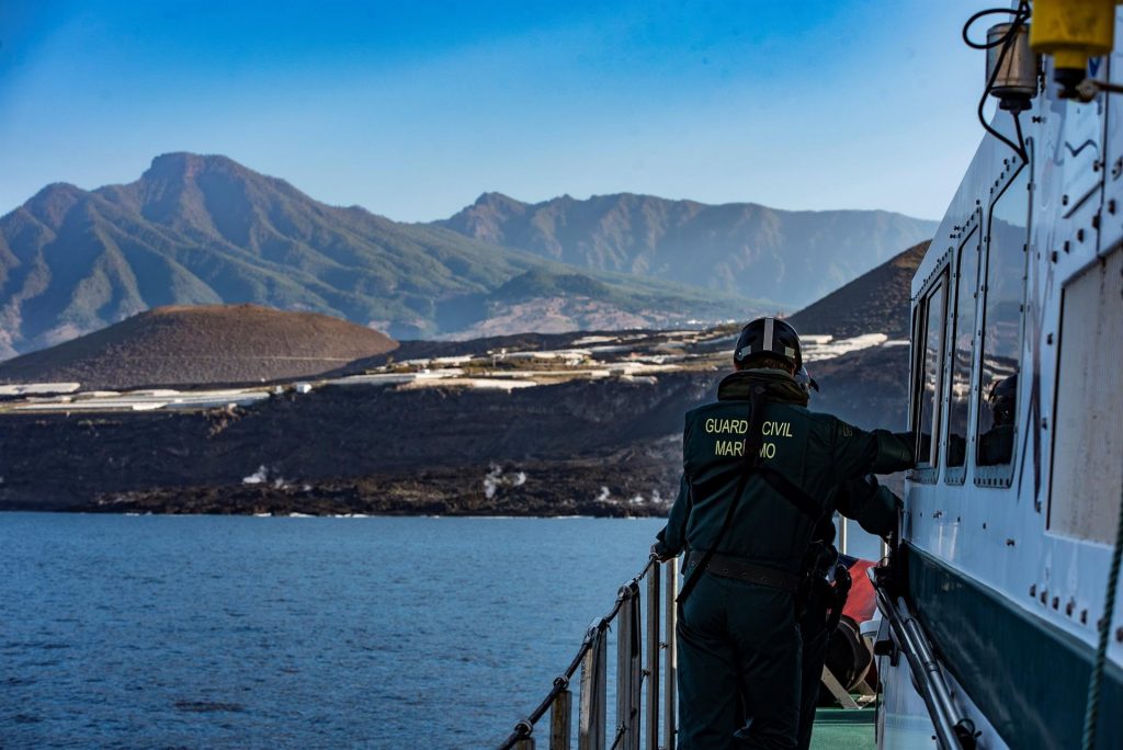 Los vecinos y regantes afectados por el volcán podrán acceder este sábado a sus propiedades