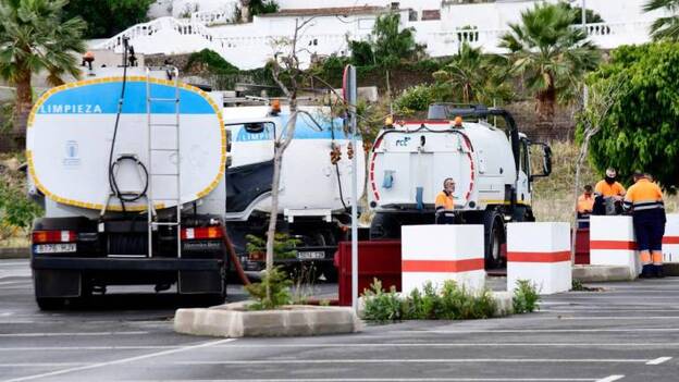 PP, CC y C's en el Ayuntamiento de Las Palmas de Gran Canaria protestan por la limpieza de la ciudad