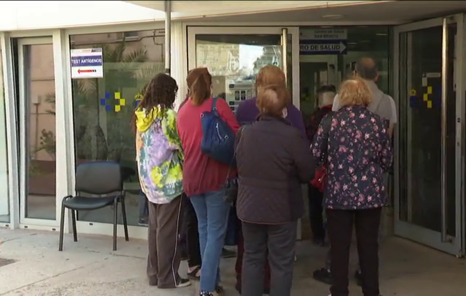 Los trabajadores sociales piden reforzar los servicios sociales públicos 