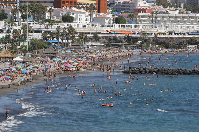 Representantes del sector turístico en Adeje analizan los retos del destino con el Estado