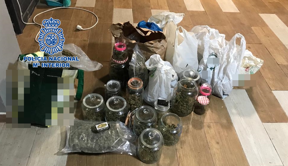 Detenidos dos hombres con varios kilos de hachís y marihuana en Las Palmas 