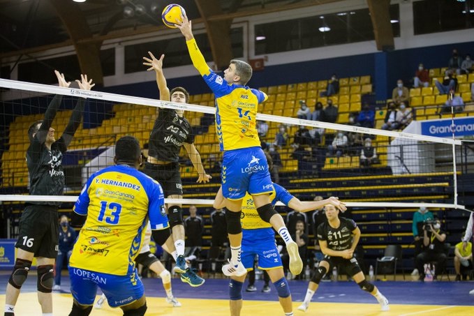 El Guaguas se coloca en cuartos sin dar opciones al Volley Haasrode Lovaina (3-0)