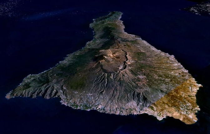 Cerrados varios senderos en Las Cañadas del Teide por hielo y nieve