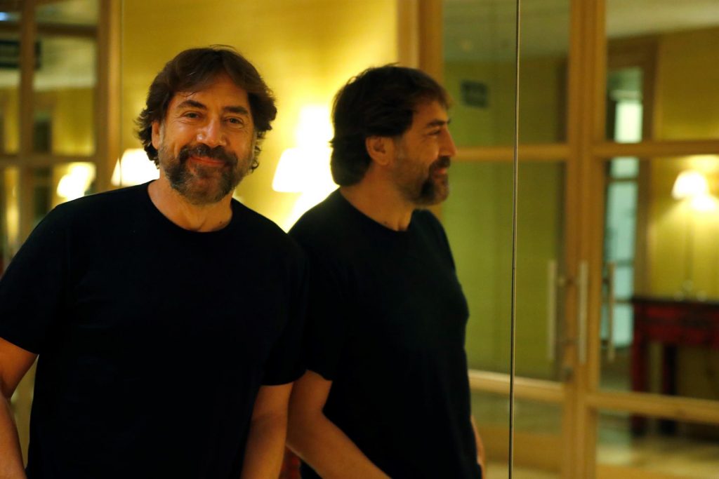 El actor Javier Bardem posa para la Agencia Efe con motivo de su nominación al Óscar al mejor Actor, este martes en un hotel de Madrid. EFE/Javier Lizón