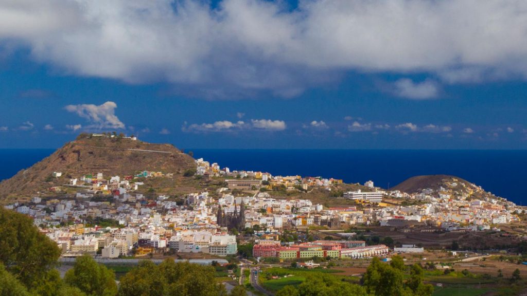 Una mujer agrede a los vecinos de un edificio de Arucas, en Gran Canaria