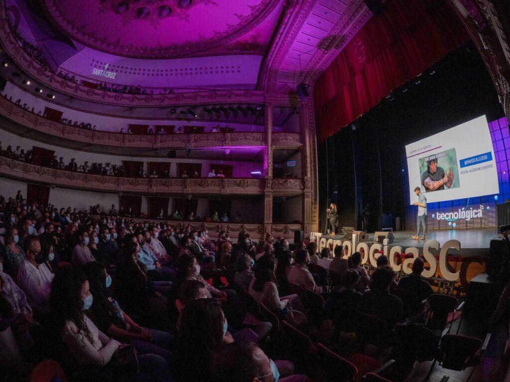 El alcalde inauguró este jueves la undécima edición de “Tecnológica Santa Cruz” en la que participarán más de una decena de ponentes